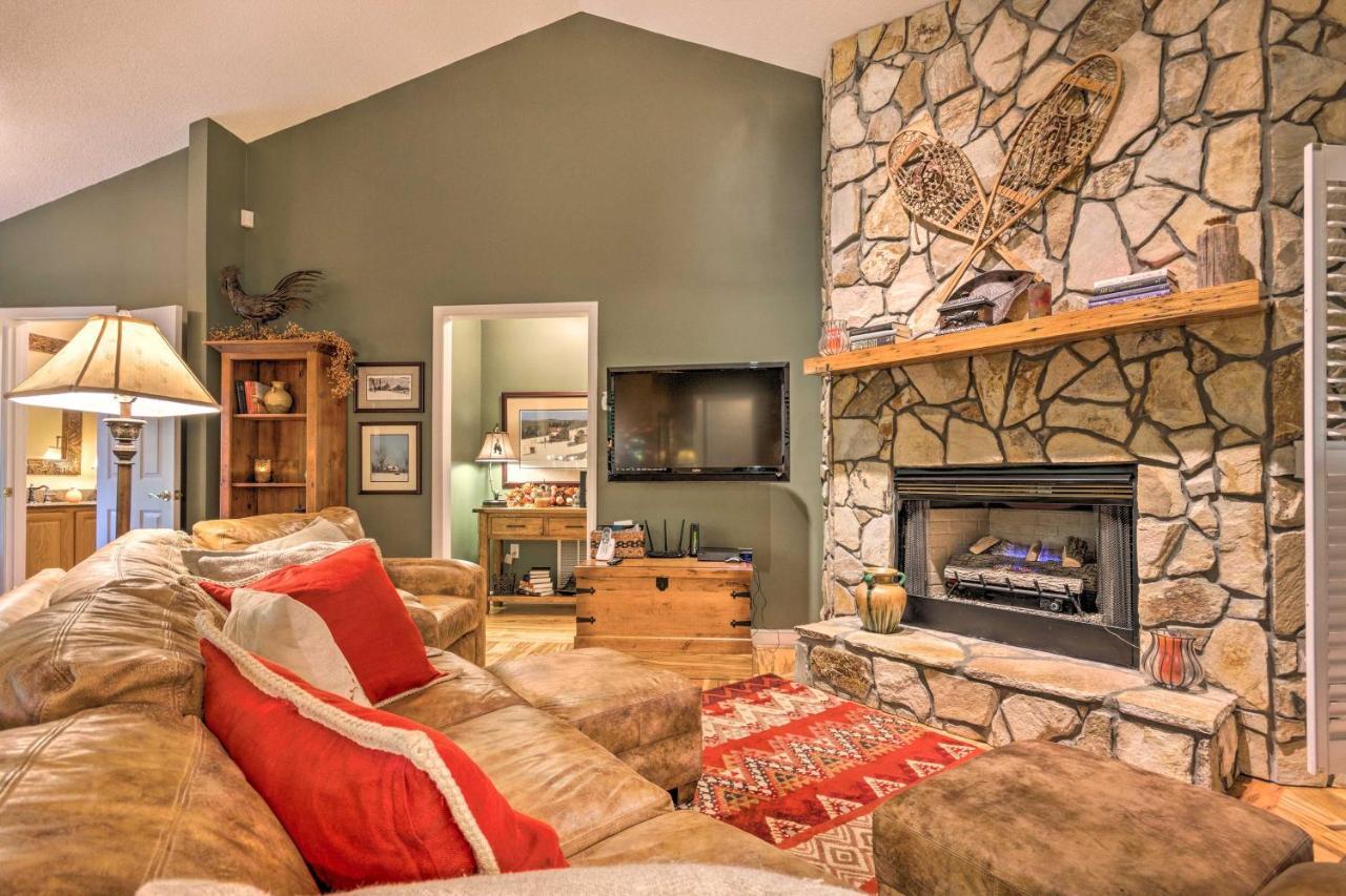 Stunning Beech Mountain Cabin With Porch And Hearth Exterior foto
