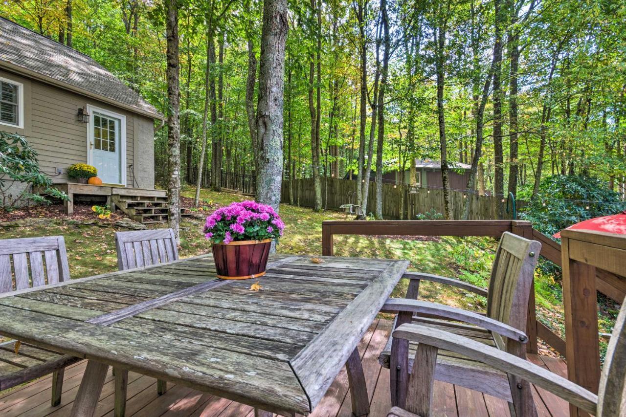 Stunning Beech Mountain Cabin With Porch And Hearth Exterior foto